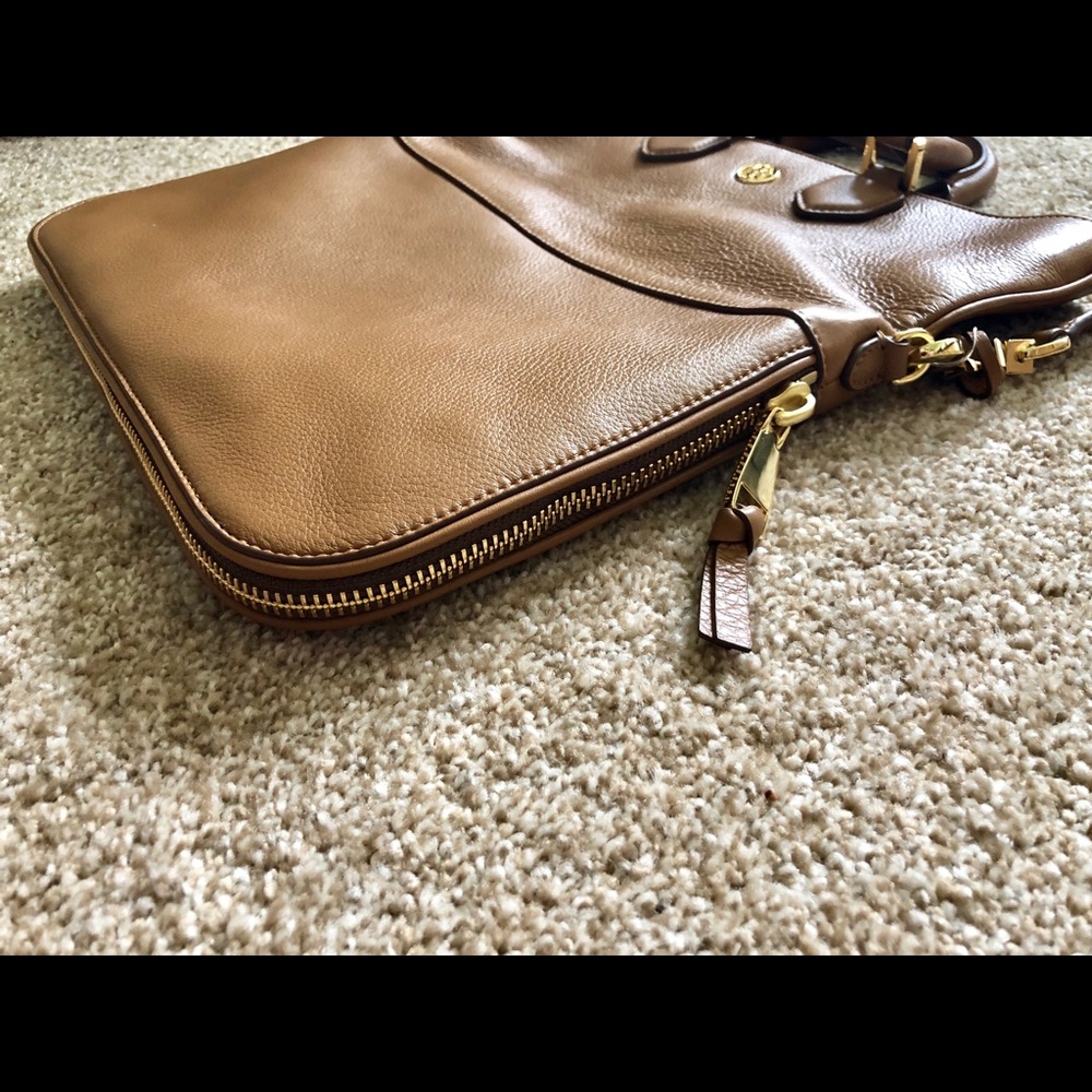 • S O L D • Tory Burch Crossbody - Picture 5 of 6